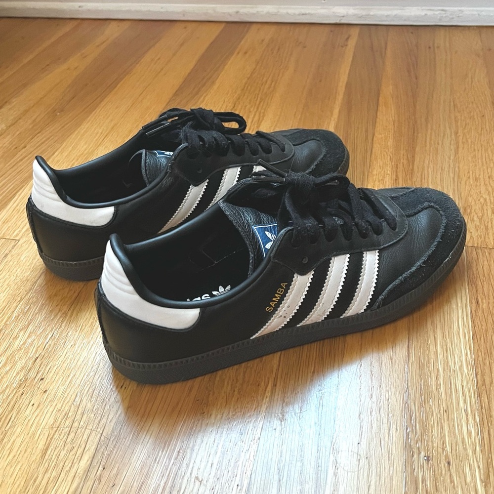 *SOLD* Adidas Sambas - Black / White / Gum US W7